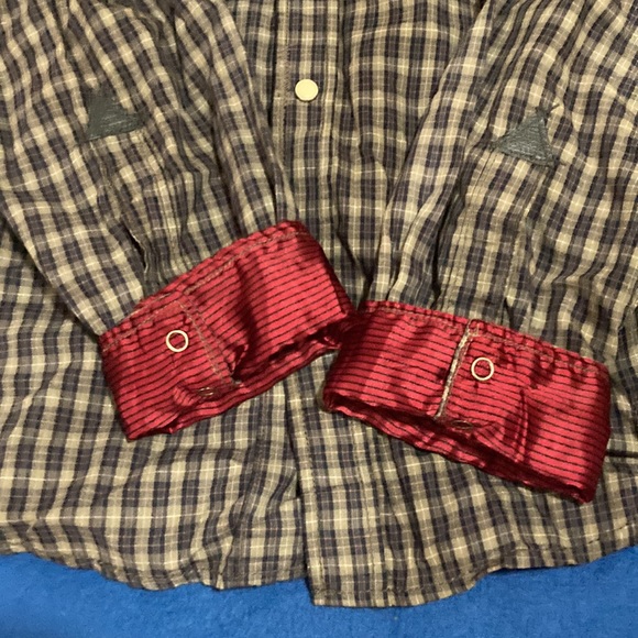 Shirts in great shape Only been worn a couple of times! Like out to the clubI - Picture 2 of 7